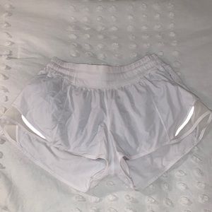 Size 4 lululemon hotty hot white shorts 2.5 inseam